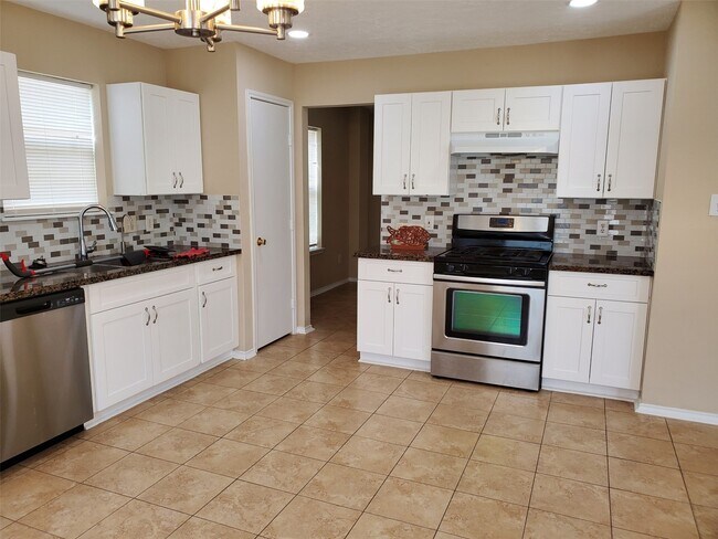 Foto del edificio - 16315 Lynn Crest Ct