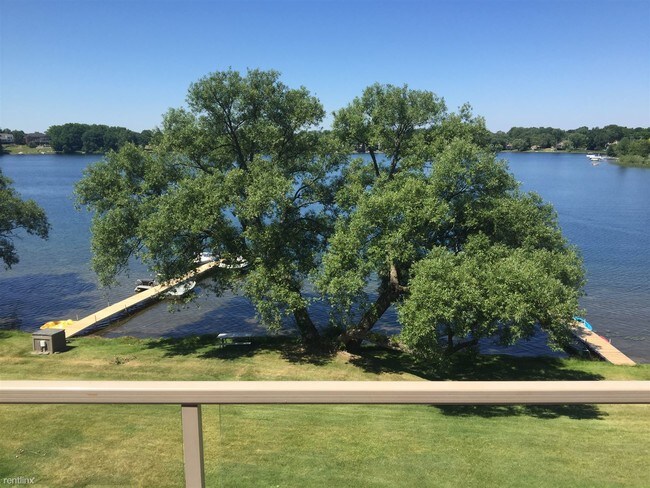 Building Photo - 2 br, 2 bath  - 1944 Klingensmith Road