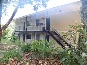 Building Photo - 448 Belmont Rd