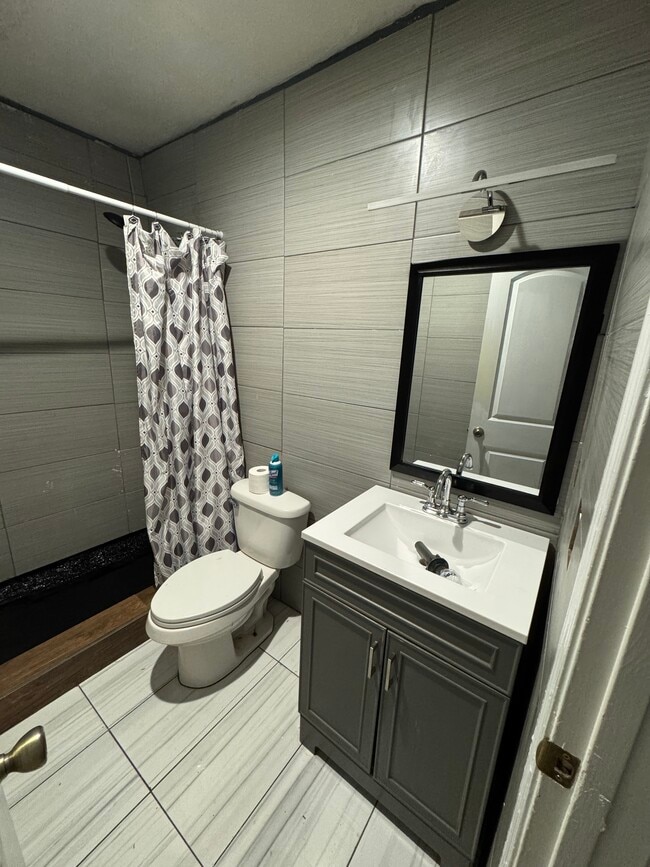 Building Photo - 1863 Nekoma Ct