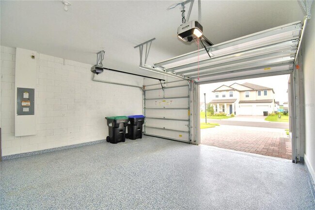 Foto del edificio - 16331 Silver Grv Blvd