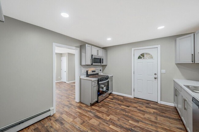 Building Photo - 11 Haab Ave