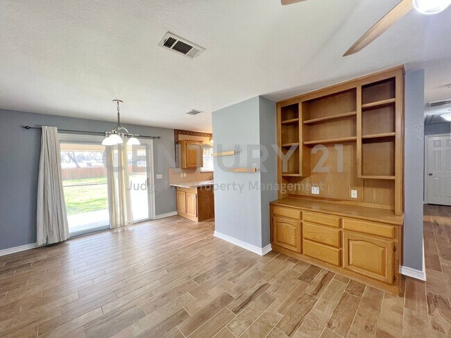 Foto del edificio - 408 W Morton Ave