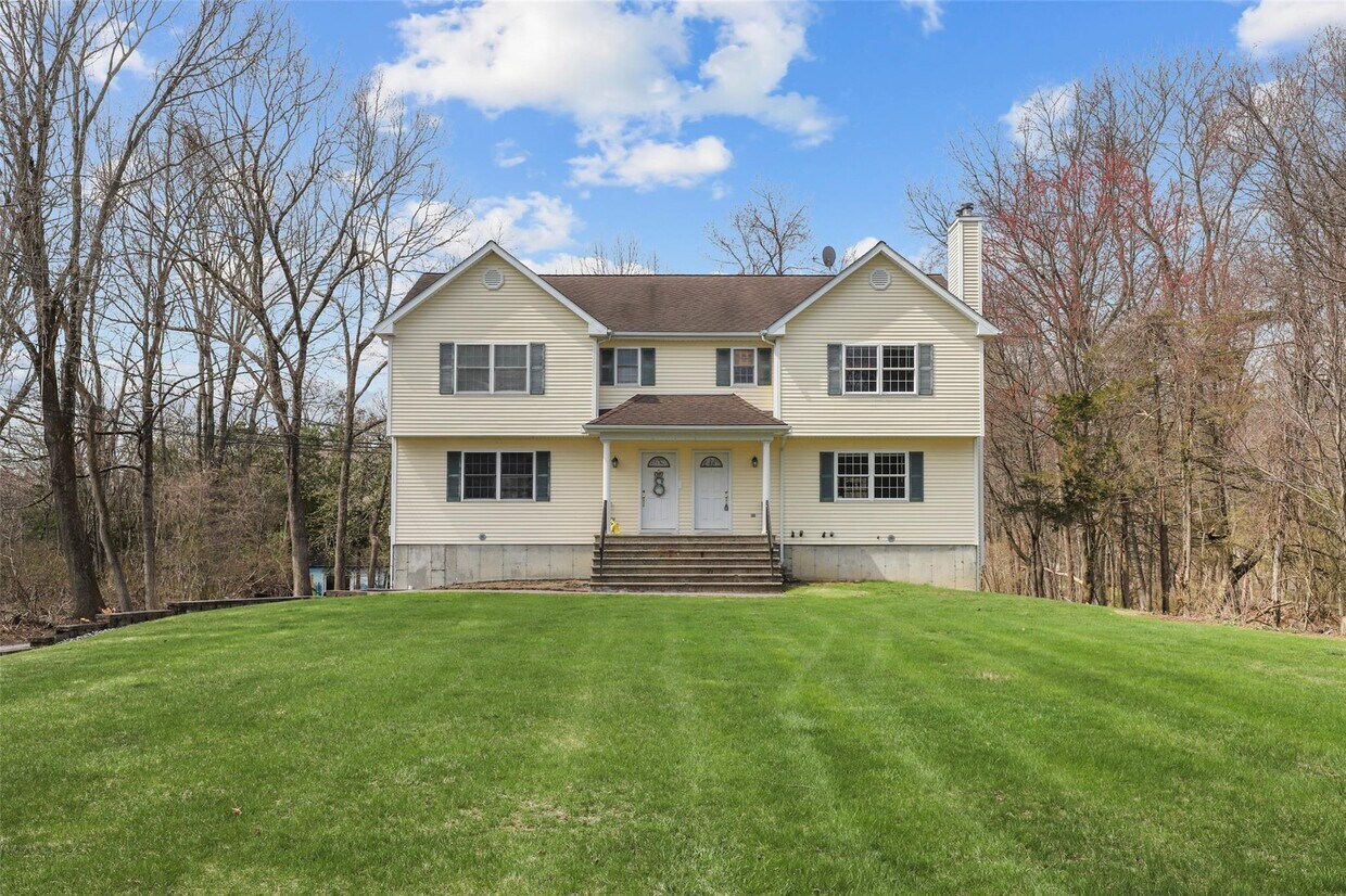 Foto principal - 2923 Lexington Ave