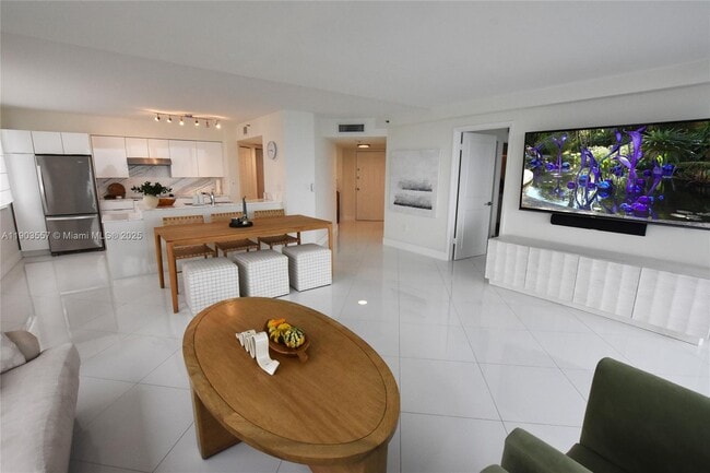 Foto del edificio - 540 Brickell Key Dr