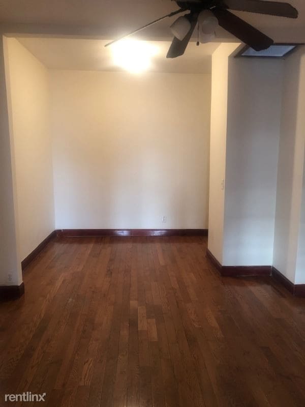 Building Photo - 2 br, 1 bath Townhome - 1116 Rogers Ave