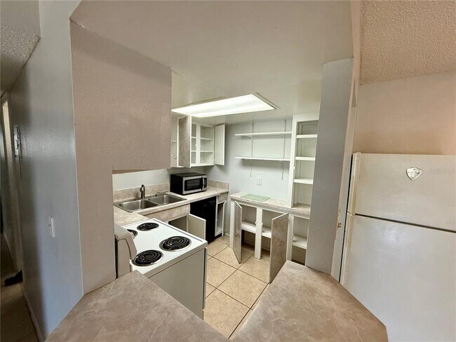 Foto del edificio - 910 Lake Destiny Rd
