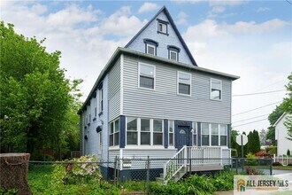 Building Photo - 1625 Parker Rd