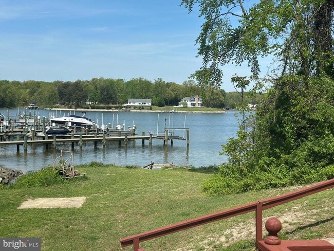 Building Photo - 7648 Beach Dr