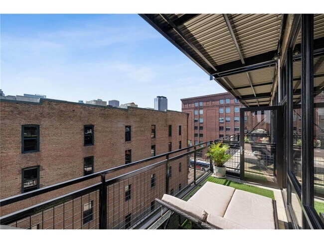 Foto del edificio - 618 N Washington Ave