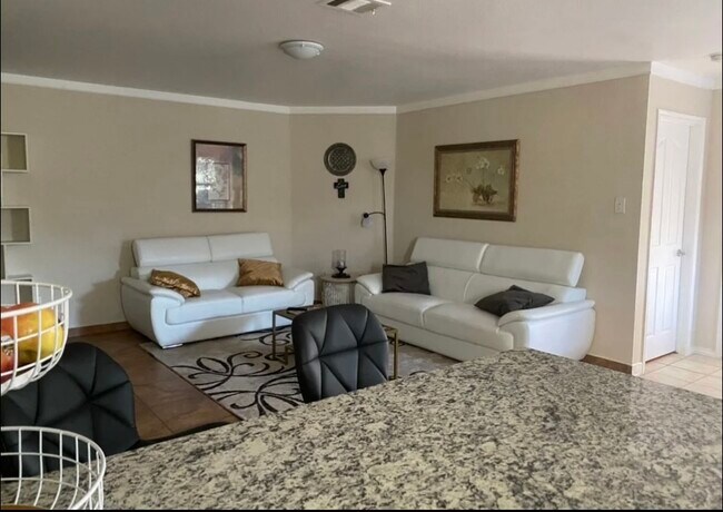 Building Photo - 1505 Hill Lockwoods Dr