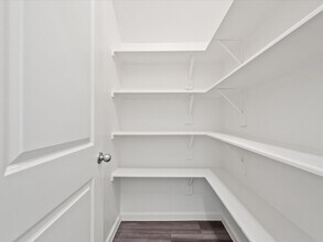 Building Photo - 608 Craven St Building Photo - 608 Craven St