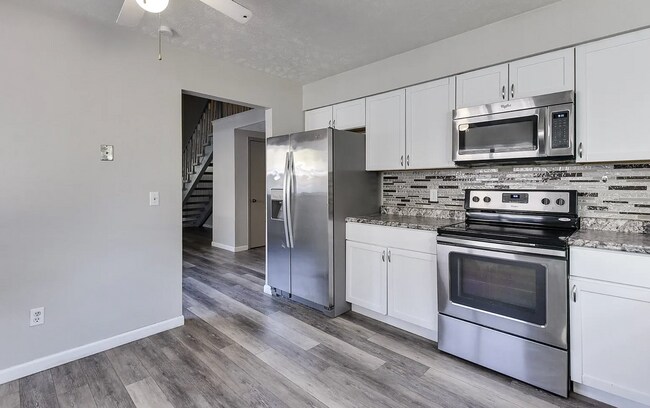 Foto del edificio - Spacious 3-Bedroom Benson Duplex with Atta...