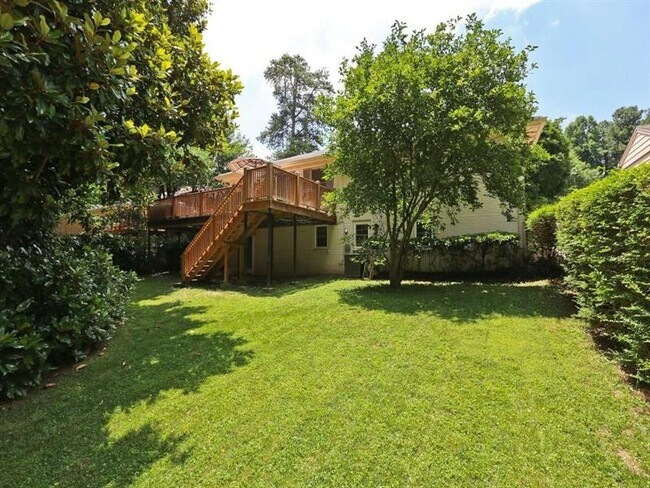 Building Photo - 1254 Briar Hills Dr NE