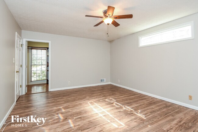 Building Photo - 840 Rutherford Dr