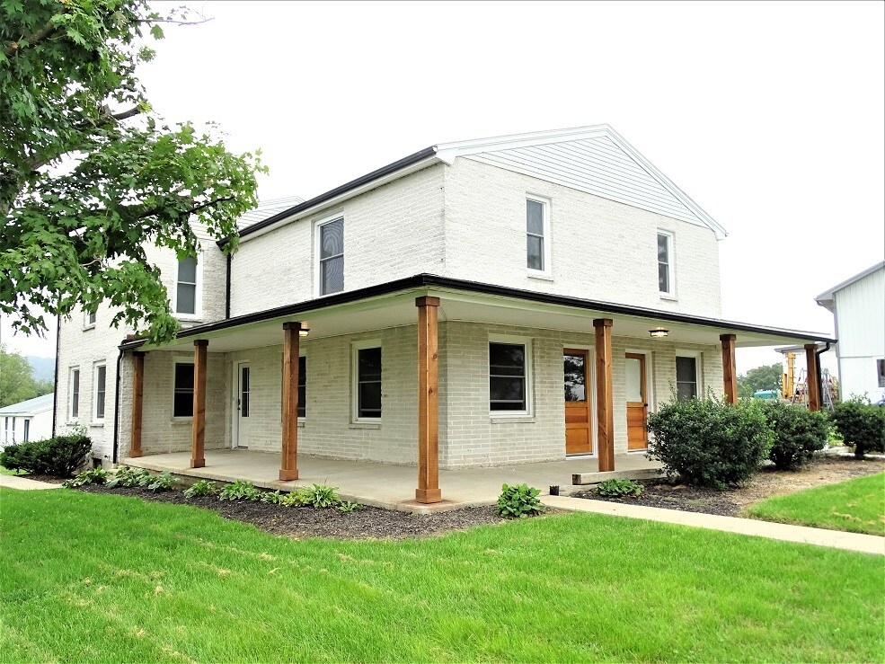 Primary Photo - 270 Pleasant Valley Rd
