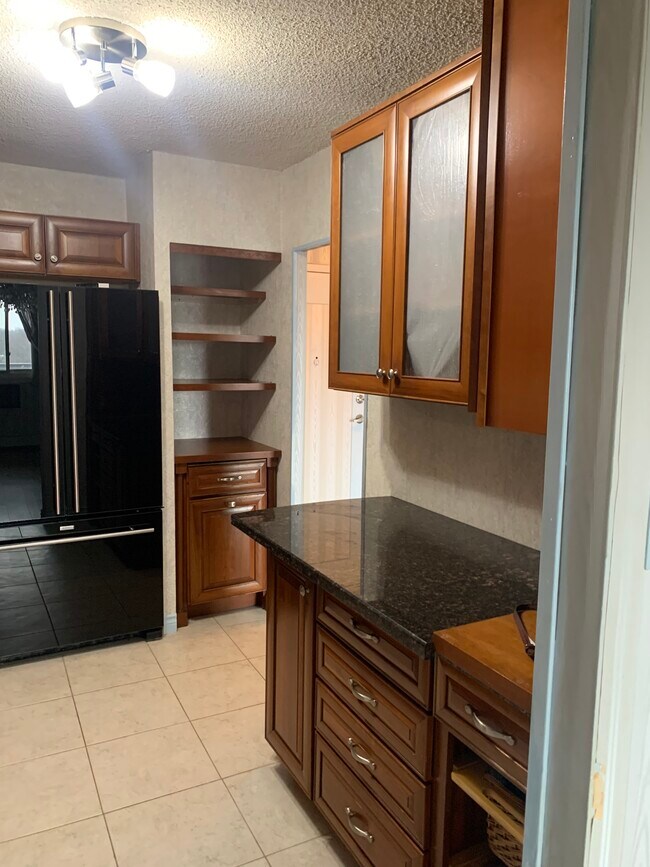 Unit 702, Brantford, ON N3R 6M3 Condo for Rent in Brantford, ON