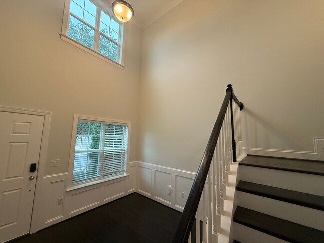 Building Photo - 1123 Augustine Heights Dr