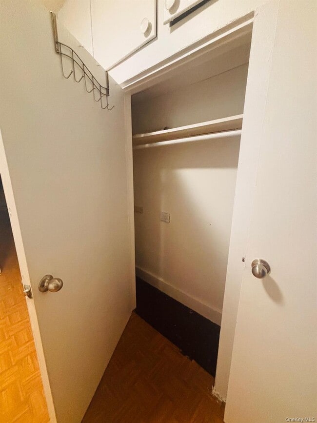 Building Photo - 88-15 Jamaica Ave