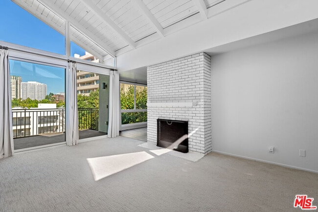 Building Photo - 1340 S Beverly Glen Blvd