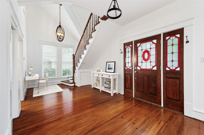 Foto del edificio - 208 E 12th St