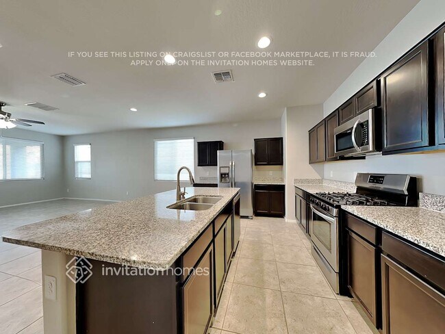 Foto del edificio - 31040 W Whitton Ave