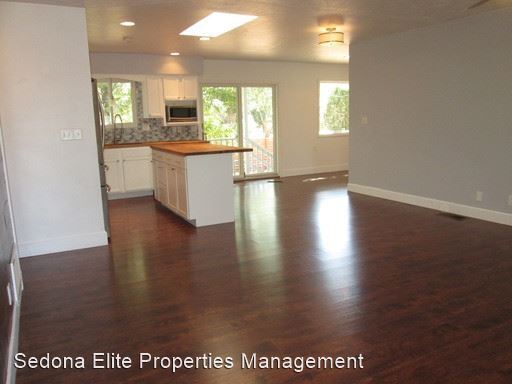 Foto del edificio - 3 br, 2 bath House - 100 STATIONS WEST