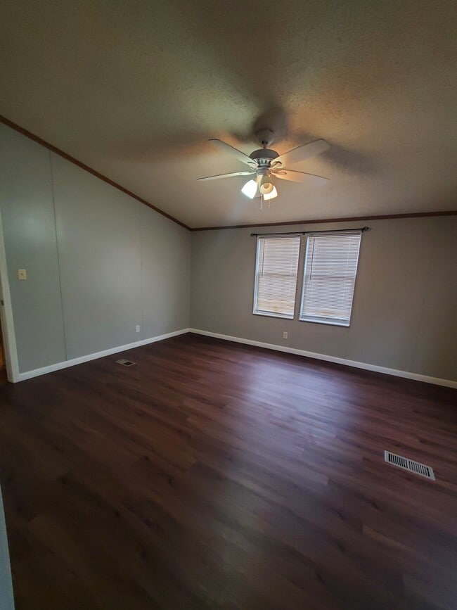 Building Photo - 168 Schroyers Ln