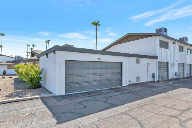Building Photo - 7635 E Minnezona Ave