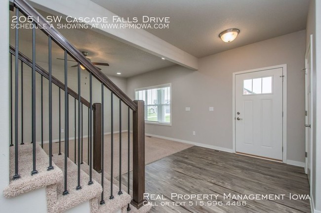 Foto del edificio - 2051 SW Cascade Falls Dr