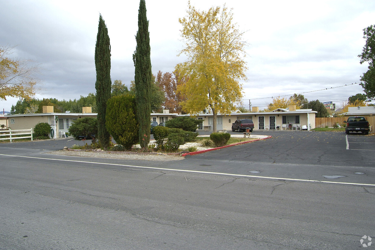 Building Photo - Willow Trail Apartments