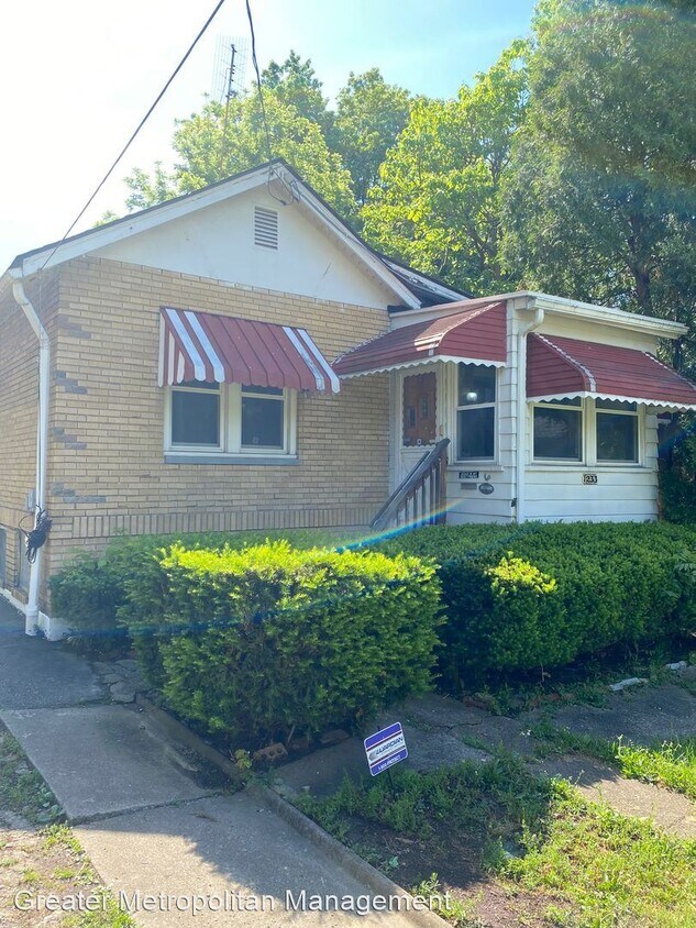 Primary Photo - 3 br, 1.5 bath House - 1233 Winton Ave.