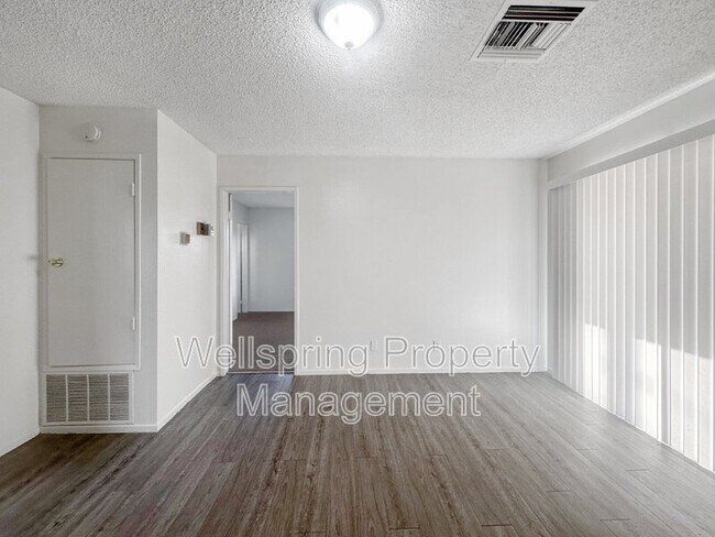 Foto del edificio - 204 S Gateway Blvd