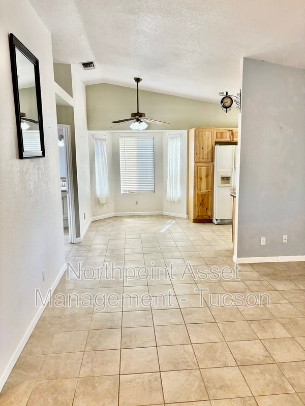 Foto del edificio - 2741 W Firebrook Rd