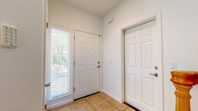 Building Photo - Rincon Valley FIVE Bedroom Three Bathroom Single Family Home!
