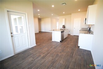 Building Photo - 472 Desert Willow