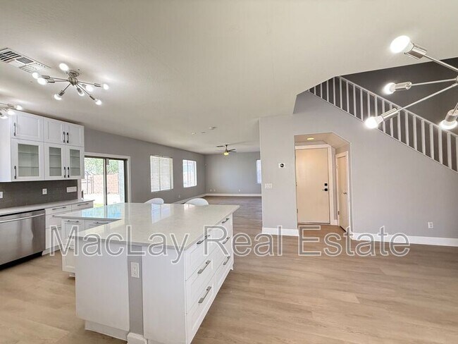 Foto del edificio - 45295 Gavilan Dr