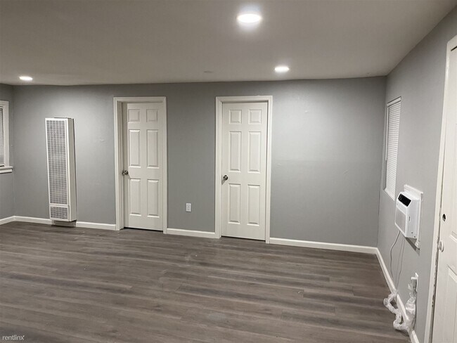 Foto del edificio - 2 br, 1 bath House - 5302 Revere Avenue 2 ...
