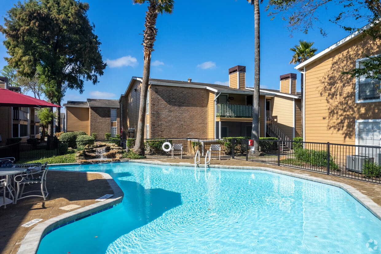 Primary Photo - The Park at Pisa