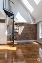 Building Photo - 350 W 21st St