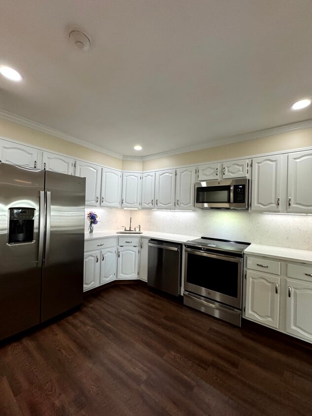 Primary Photo - 17A Patrick Henry Ct