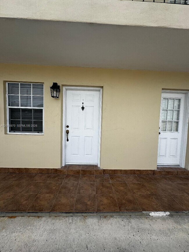 Foto del edificio - 2725 SW 25th St