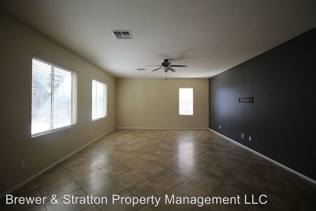 Building Photo - 17519 W Port Royale Ln