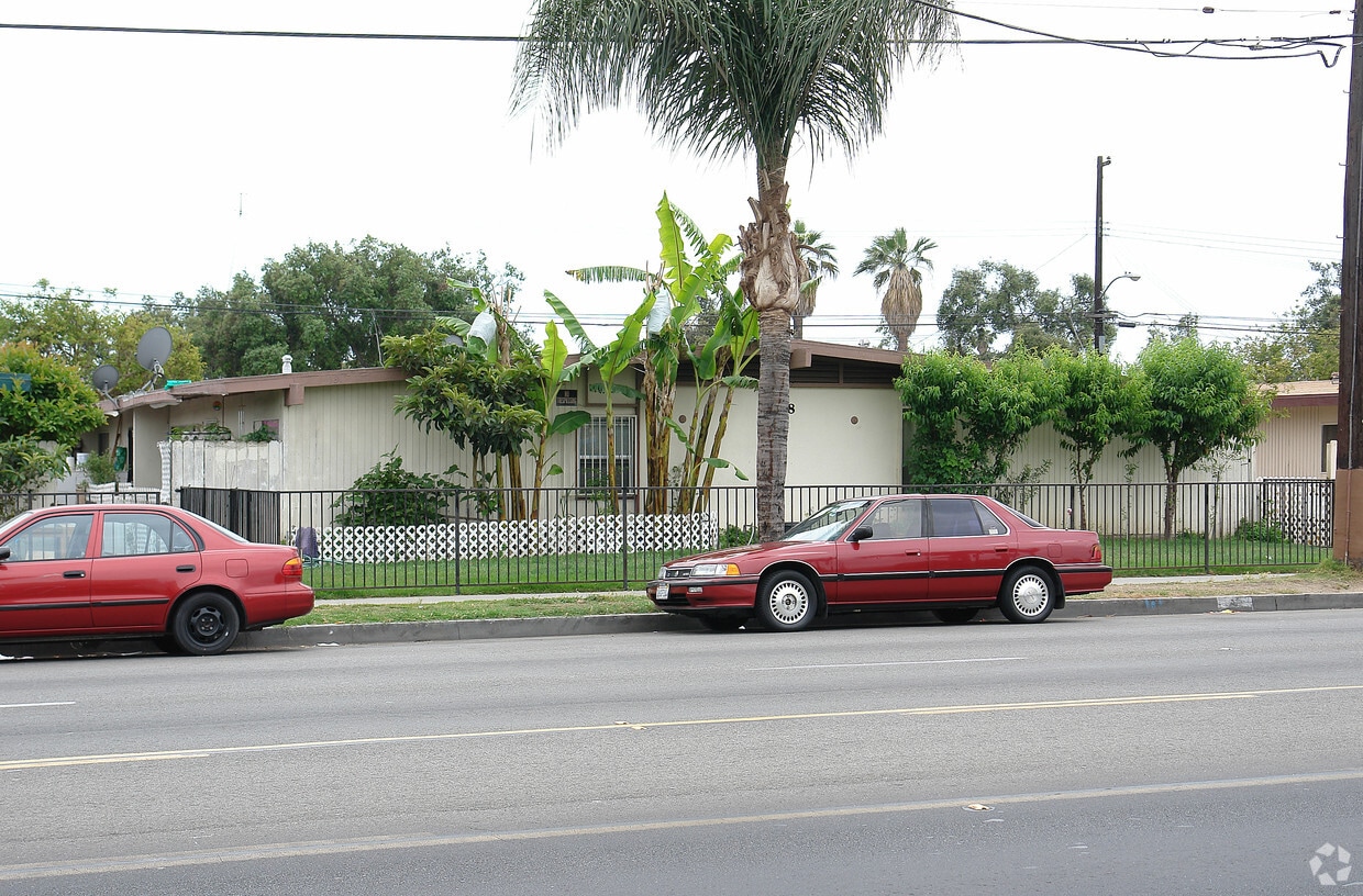 Building Photo - 2518 Mcfadden Ave