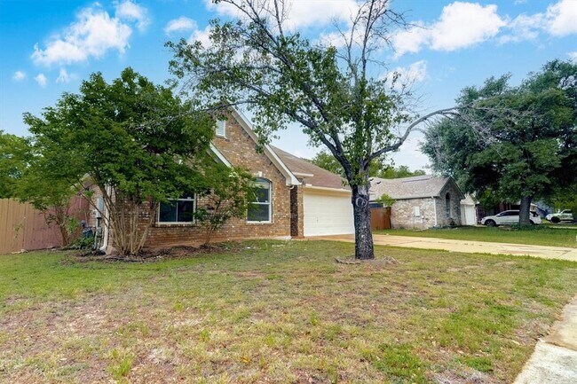Building Photo - 11209 Avering Ln