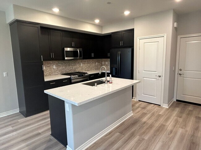 Building Photo - 880 ARLETTA WAY FULLERTON 92835  (3 BED / ...