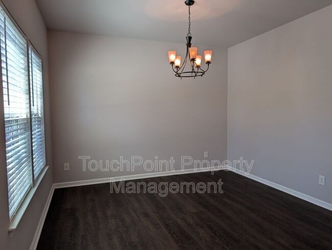 Foto del edificio - 4432 Roundwood Ct