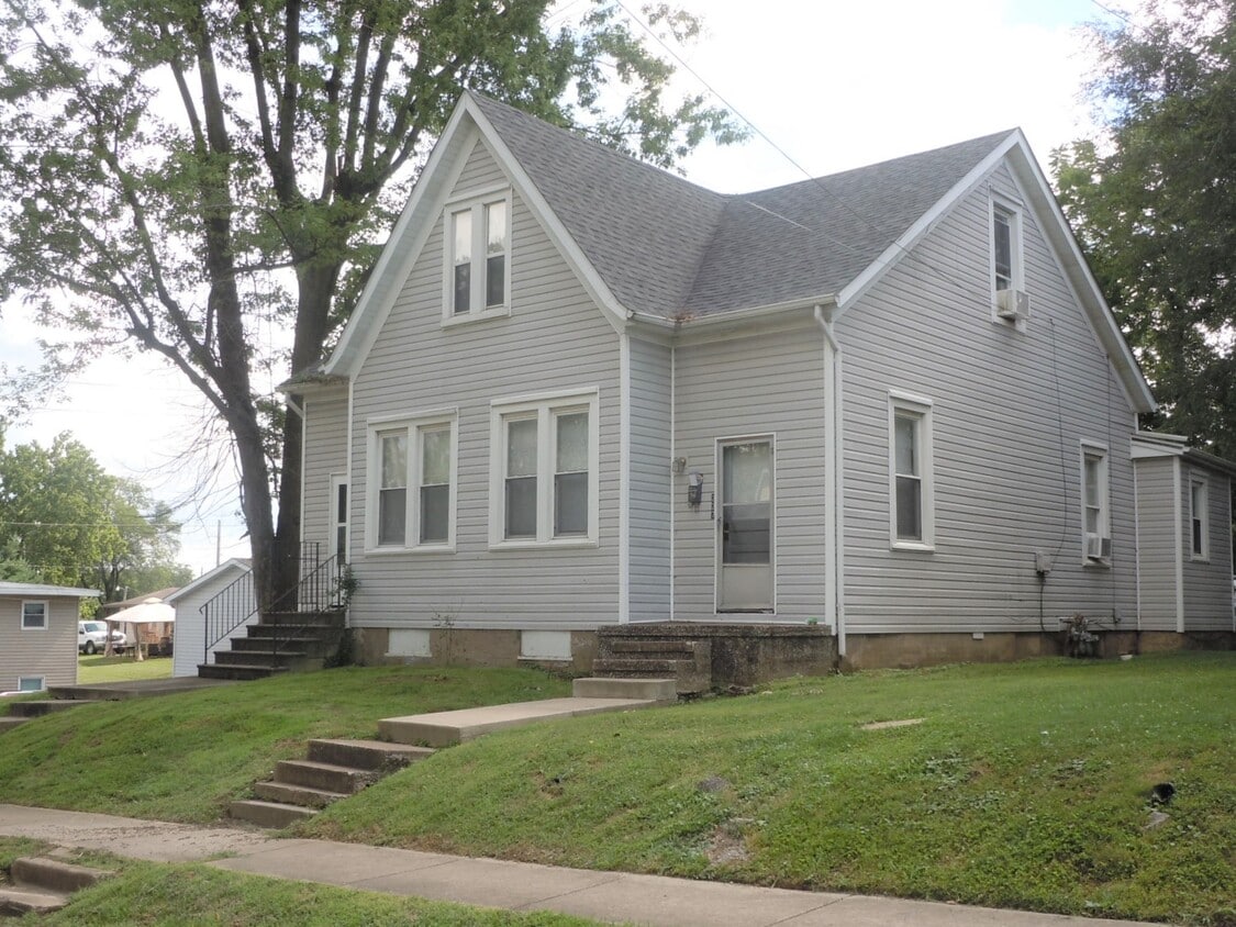229 S Chestnut St Unit *, Collinsville, IL 62234 Condo for Rent in