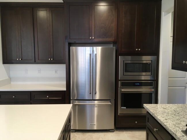 Building Photo - 2608 Lighthouse Ln