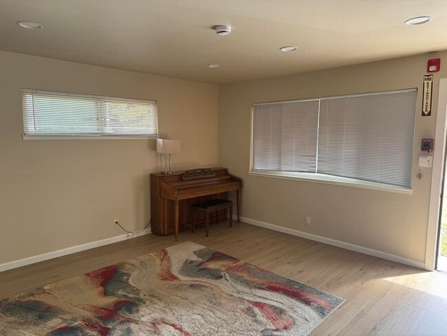 Building Photo - 5169 San Juan Ave
